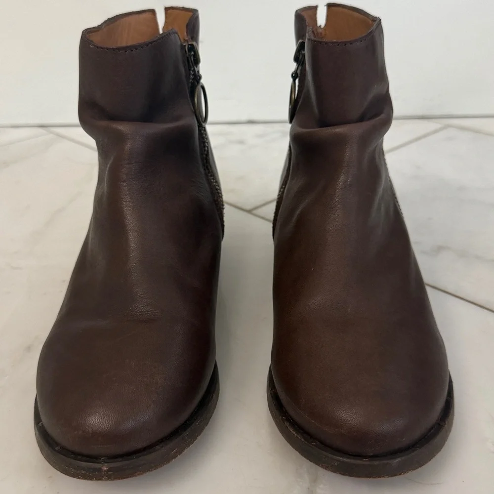 Beek Quail women’s 7.5 brown leather zip up 1.5” heel ankle boots designer